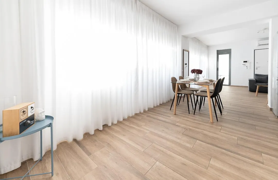 Stylish Spacious Apartment In Palaio Faliro-1